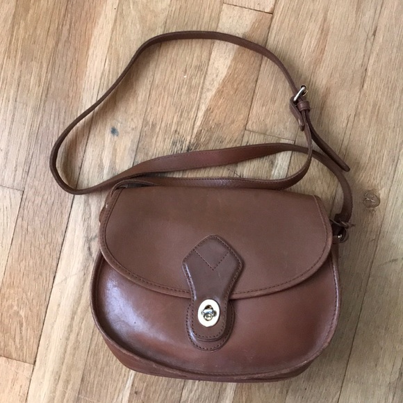 Handbags - Coach classic looking purse